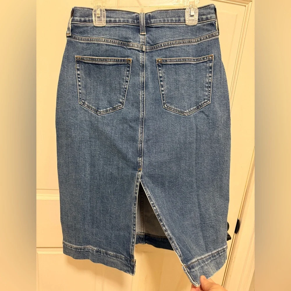 NWT J. Crew Classic Casual Chic Minimalist Denim Pencil Skirt - Size 0